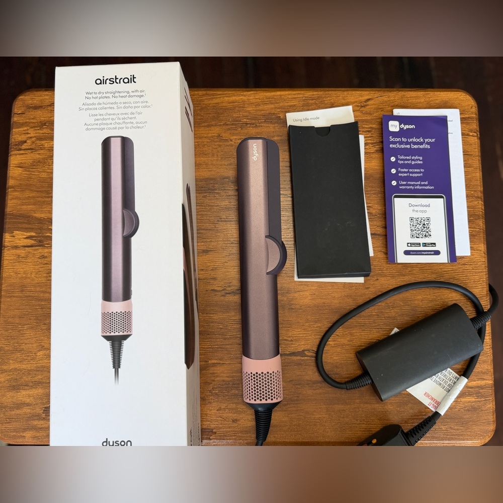 Dyson Hair Tool in Metallic Purple Jasper Plum - Picture 2 of 6